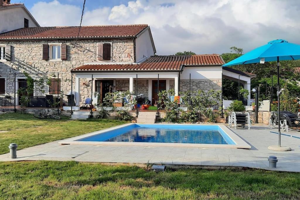 Holiday Home For 8 People, Pool + Sea View Vilanija エクステリア 写真