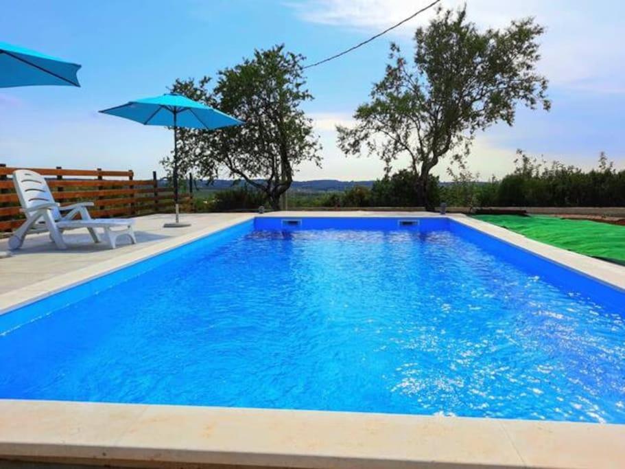 Holiday Home For 8 People, Pool + Sea View Vilanija エクステリア 写真
