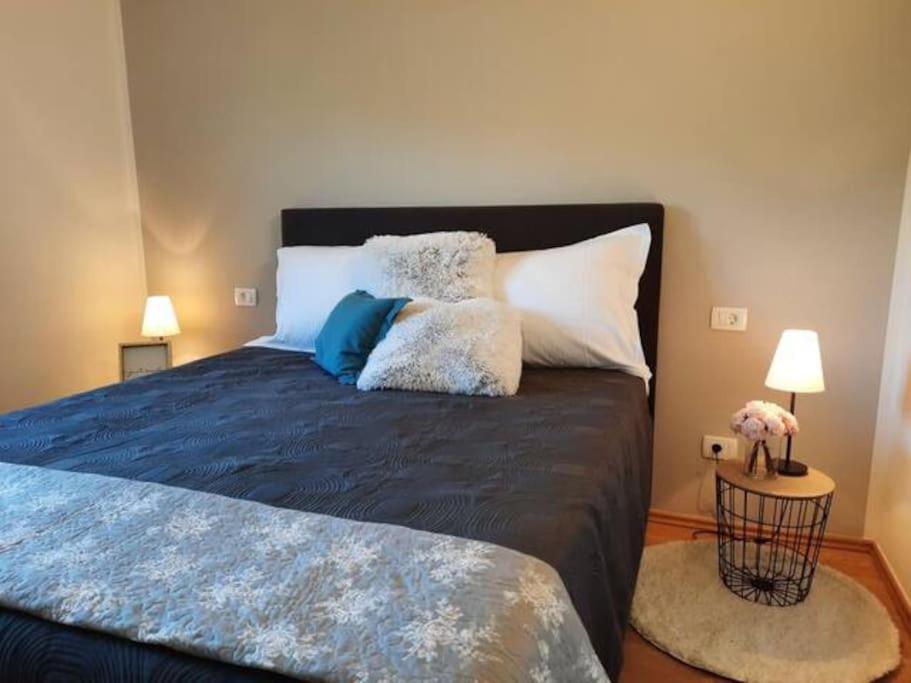 Holiday Home For 8 People, Pool + Sea View Vilanija エクステリア 写真