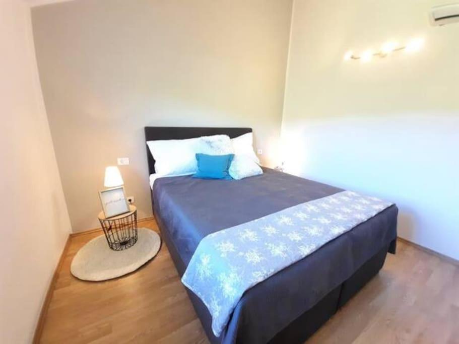 Holiday Home For 8 People, Pool + Sea View Vilanija エクステリア 写真