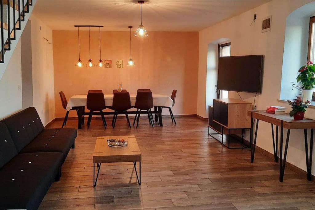 Holiday Home For 8 People, Pool + Sea View Vilanija エクステリア 写真