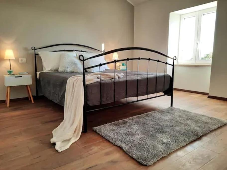 Holiday Home For 8 People, Pool + Sea View Vilanija エクステリア 写真